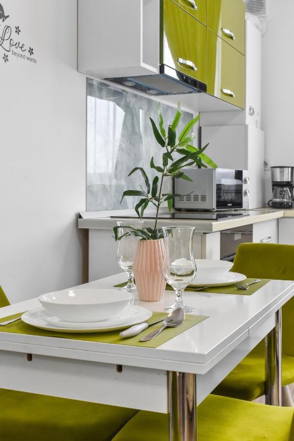 Апартаменты Modern In New Building With Panoramic View Брашов Экстерьер фото