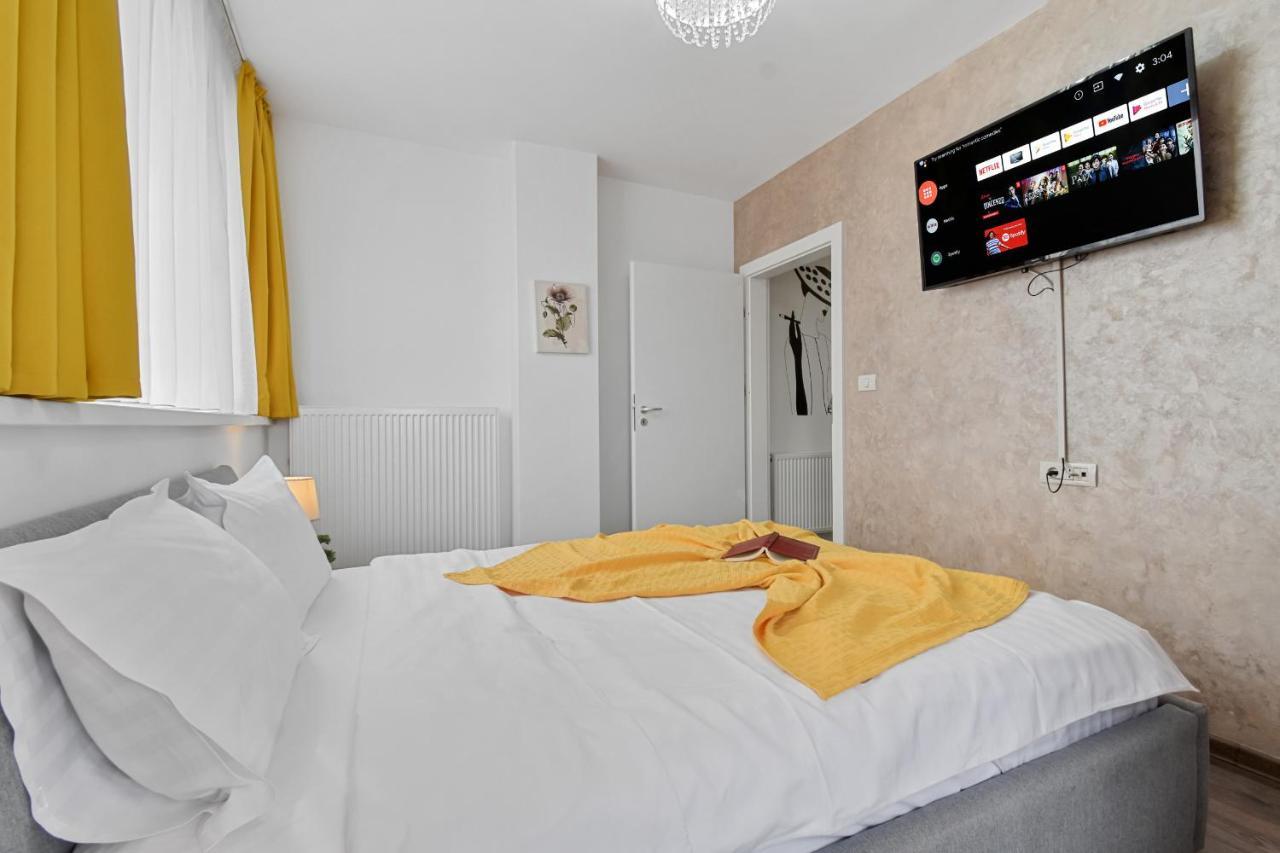 Апартаменты Modern In New Building With Panoramic View Брашов Экстерьер фото