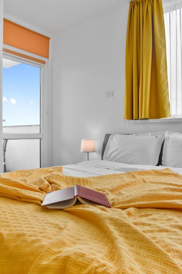 Апартаменты Modern In New Building With Panoramic View Брашов Экстерьер фото